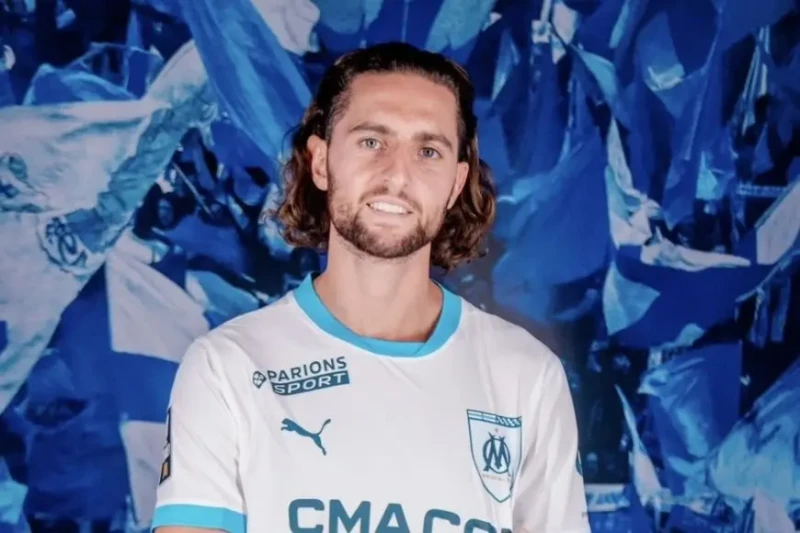 أنا من يحدد مستقبلي.. رابيو يرد على جماهير سان جيرمان أثار التعاقد مع الدولي الفرنسي أدريان رابيو من قبل أولمبيك مرسيليا غضب جماهير ناديه السابق باريس سان جيرمان.وتدرج رابيو في صفو