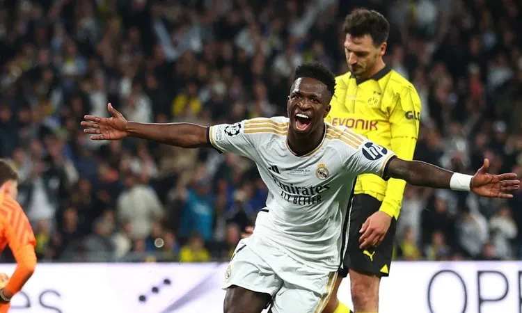 -تشكيل ريال مدريد المتوقع أمام ريال سوسيداد.. مبابي يقود الهجوم .. يستعد الفريق الأول لكرة القدم بنادي ريال مدريد لملاقاة نظيره ومنافسه ريال سوسيداد،