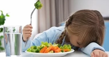 ابنك بيغلبك في الأكل.. دراسة: انتقاء الأطفال للطعام يعود لجينات وراثية المرأة والمنوعات يواجه بعض الآباء صعوبة في إرضاء أطفالهم، من حيث تحضير نوعية