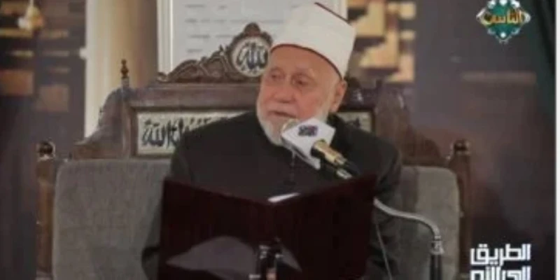 محمد مهنا لقناة الناس: مقاومة النفس والوهم طريق الوصول إلى حضرة الله ناس وخدمات قال الدكتور محمد مهنا، أستاذ الشريعة والقانون بجامعة الأزهر، إن الوصول إلى حضرة الله ومقاومة النفس و