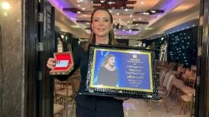 فنون: إنضمام شكران مرتجى لنقابة الفنانين السوريين رسميا وكالات - السوسنةكرمت نقابة الفنانين السوريين مؤخرا مجموعة من النجمات البارزات، ومن بينهن