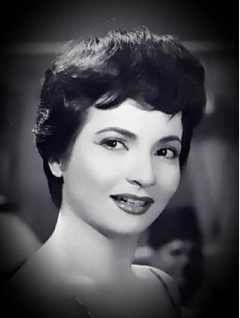 الراجل ده شتم شاديه وش : عيب قويكواليس مسرحية ريا وسكينه وتصميم شاديه باستبعاد الفنان حمدى احمد رحمه الله من المسرحيه بعد التراشق بالالفاظ بينهماشتهر الفنان حمدي أحمد بصراعاته مع أ