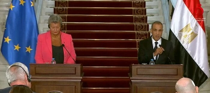 وزير الخارجية: مصر تواجه أزمات متلاحقة غير مسبوقة في محيطها الإقليميوزير الخارجية مع المفوضة الأوروبية لشؤون الهجرةأكد بدر عبد العاطي وزير الخارجية،
