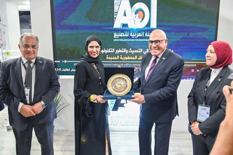 توازن الإماراتية تتفقد جناح العربية للتصنيع ضمن فعاليات مصر الدولي للطيران والفضاء استقبل اللواء أ.ح مهندس مختار عبداللطيف، رئيس الهيئة العربية