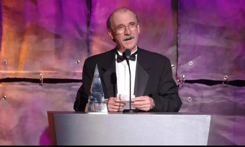 وفاة مؤلف أغنية تايتانيك النجم الأمريكي ويل جينينغزتوفي النجم الأمريكي ويل جينينغز، مؤلف أغنية فيلم، عن عمر ناهز 80 عاما.ووفق مجلة ، لم يعلن عن سبب