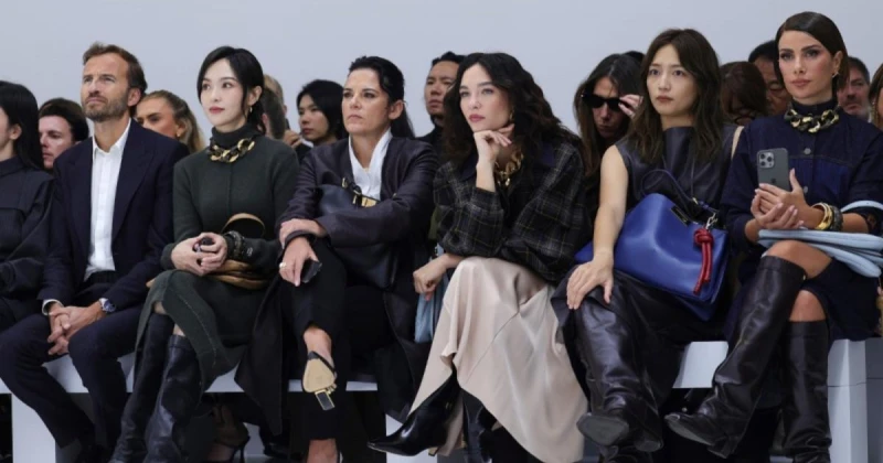 تختار صبا مبارك .. وهذه التفاصيل تعرف على التالي تختار صبا مبارك .. وهذه التفاصيل، اختارت دار الأزياء العالمية فندي الممثلة المصرية صبا مبارك للمشاركة في أسبوع الموضة بمدينة ميلان