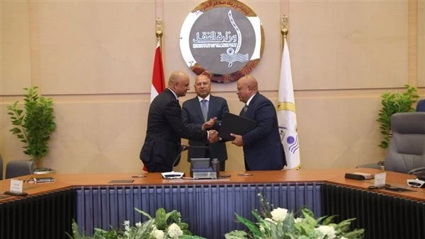 النقل توقع عقدا مع تحالف شركات لتطوير وتشغيل منطقة لوجستية بميناء الدخيلةشهد الفريق مهندس كامل الوزير، نائب رئيس مجلس الوزراء للتنمية الصناعية وزير الصناعة والنقل، التوقيع بالأحرف 