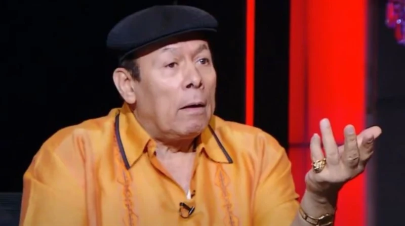 أحمد ماهر يهاجم الأم العذراء: أنا فارس المسرح العربي (خاص) نفى الفنان أحمد ماهر، مشاركته في عرض مسرحي جديد يحمل اسم الأم العذراء، بعدما روج صناع