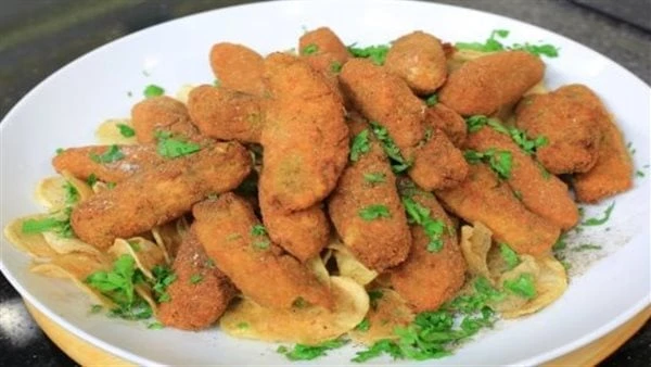 طريقة عمل كفتة البطاطس اللذيذة: جددي مطبخك بخطوات سهلةإذا كنت تبحثين عن وصفة لذيذة وسهلة تضيف لمسة جديدة إلى مطبخك، فإن كفتة البطاطس هي الخيار