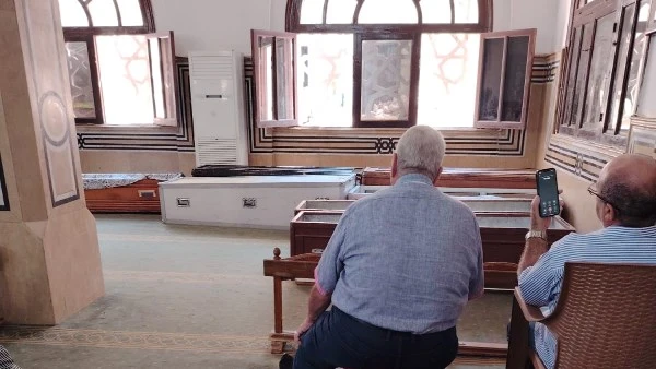 وصول جثمان والدة الكاتب الصحفي عبد الرحيم علي لمسجد السيدة نفيسة وصل جثمان والدة الكاتب الصحفي عبد الرحيم علي، اليوم، إلى مسجد السيدة نفيسة بالقاهرة،