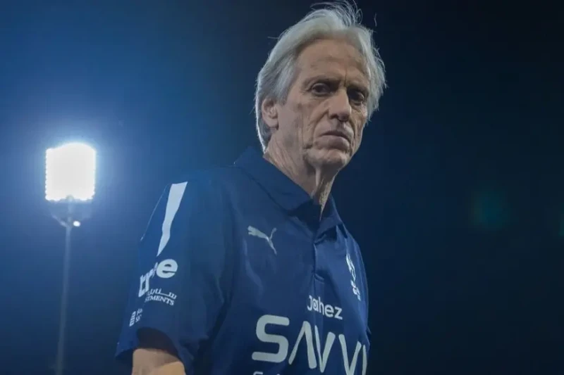 جيسوس: غير راض عن أداء الهلال رغم الفوز الكبير على الخلود أعرب البرتغالي جورجي جيسوس، المدير الفني لنادي الهلال، عن استيائه التام من أداء فريقه الليلة في مباراة الخلود ضمن الجولة ا