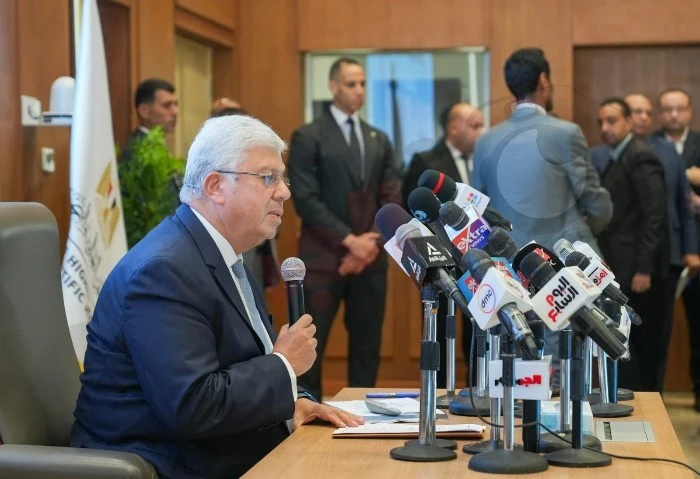 مد التقديم بمرحلة تقليل الاغتراب لطلاب الثانوية الثانوية حتى غد وجه الدكتور أيمن عاشور وزير التعليم العالي والبحث العلمي، بمد فترة التقديم بمرحلة