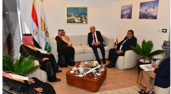 وزير الطيران المدني يلتقي رئيس الهيئة العامة للطيران المدني بالمملكة العربية السعودية جانب من اللقاءنجلاء غنيمالتقى الدكتور سامح الحفني وزير الطيران