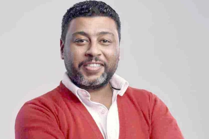 حقيقة وفاة الفنان محمد جمعة افاق عربية - أثارت شائعة وفاة الفنان المصري محمد جمعة، موجة من الصدمة والحزن بين جمهوره ومتابعيه، بعد أن نشر الفنان صلاح