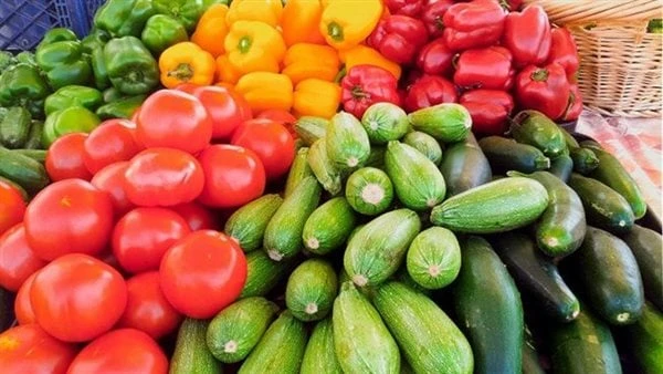 أسعار الخضراوات والفاكهة في المجمعات الاستهلاكية اليومتواصل وزارة التموين والتجارة الداخلية طرح السلع الغذائية ومنتجات اللحوم والدواجن والخضراوات والفاكهة بمنافذ المجمعات الاستهلاك