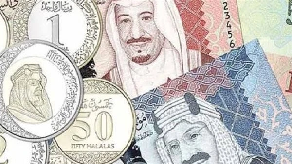 أكثر العملات العربية طلبا.. اعرف سعر الريال السعودي في مصرتعد العملة السعودية أكثر العملات العربية طلبا لدى المواطنين المصريين خاصة في مواسم العمرة
