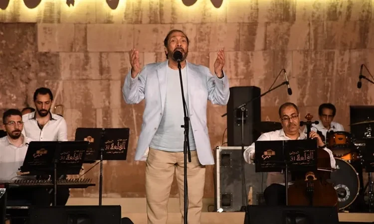 فن: علي الحجار: محمد منير قادر على هزيمة المرض وتخطي الوعكة الصحية علق الفنان الكبير على الحجار، على حفل بليغ حمدي بمشروع 100 سنة غنا، موضحا أن بليغ