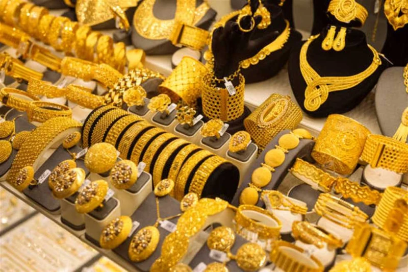 عيار 21 يرتفع الآن للمرة الثالثة بالصاغة.. أسعار الذهب اليوم تسجل رقما قياسيا جديدا شهد سعر الذهب اليوم الإثنين 23 سبتمبر 2024 ارتفاعا جديدا بجميع