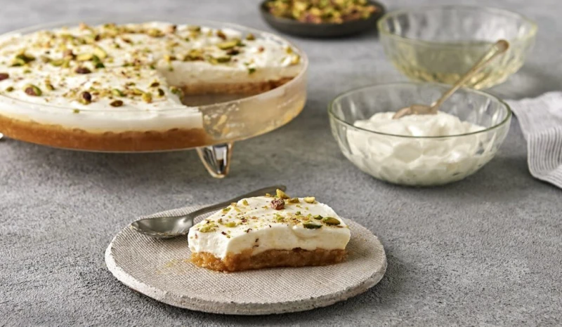 طريقة عمل عيش السرايا.. الحلوى الشرقية بخطوات سهلةعيش السرايا هو حلوى شرقية تقليدية شهيرة تقدم في المناسبات الخاصة والعزائم. يتميز بقوامه اللين