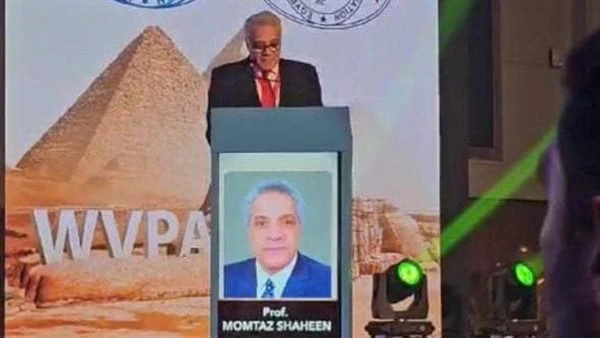 الخدمات البيطرية: اهتمام حكومي بتحقيق الاكتفاء الذاتي من الدواجنألقى د ممتاز شاهين رئيس الهيئة العامة للخدمات البيطرية كلمة أمام المؤتمر الدولي