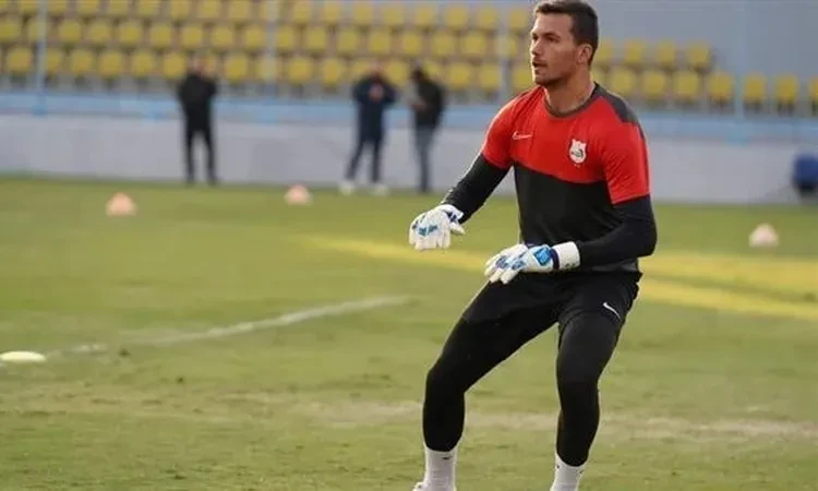 -البنك الأهلي يعلن تعاقده مع عبدالعزيز البلعوطي ل 3 مواسم .. أعلن نادي البنك الأهلي، تعاقده مع عبدالعزيز البلعوطي، حارس مرمى فريق إنبي، لمدة ثلاثة