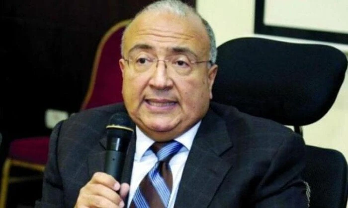 سفير مصر السابق بأنقرة: زيارة الرئيس السيسي لتركيا وثيقة ميلاد لمرحلة جديدة من العلاقات بين البلدينأكد سفير مصر السابق لدى أنقرة، السفير عبد الرحمن