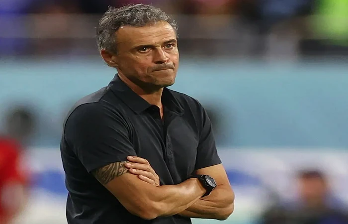 -الحزن يسيطر على إنريكي بعد تعادل باريس سان جيرمان مع ستاد ريمس .. تحسر الإسباني لويس إنريكي المدير الفني لنادي باريس سان جيرمان على تعادل فريقه مع