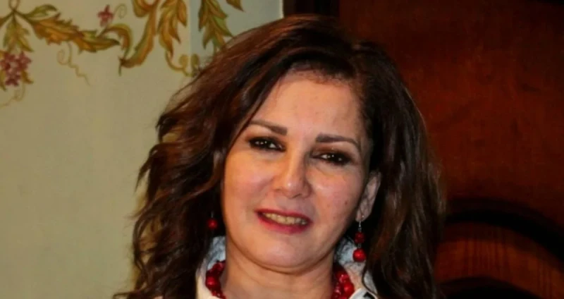 نقل أثار الحكيم إلى المستشفى: سلامتك يا قمرنقل أثار الحكيم إلى المستشفى: سلامتك يا قمرأعلن المخرج عمر زهران، تعرض الفنانة المعتزلة آثار الحكيم لأزمة صحية مفاجئة استدعت نقلها إلى أح