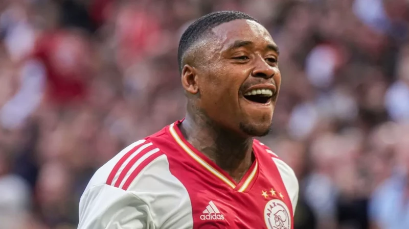 -أزمة مالية تهدد انتقال بيرجوين إلى الاتحاد واللاعب يلمح عبر إنستجرام .. يستمر الحديث بشأن إمكانية انتقال ستيفين بيرجوين نجم نادي أياكس الهولندي إلى