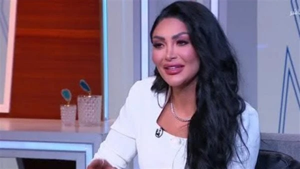 جسم ممشوق.. سالي عبد السلام تبرز أنوثتها بفستان لامع في الأهراماتشاركت الاعلامية سالي عبد السلام متابعيها أحدث إطلالاتها التي تتسم بالأنوثة والأناقة