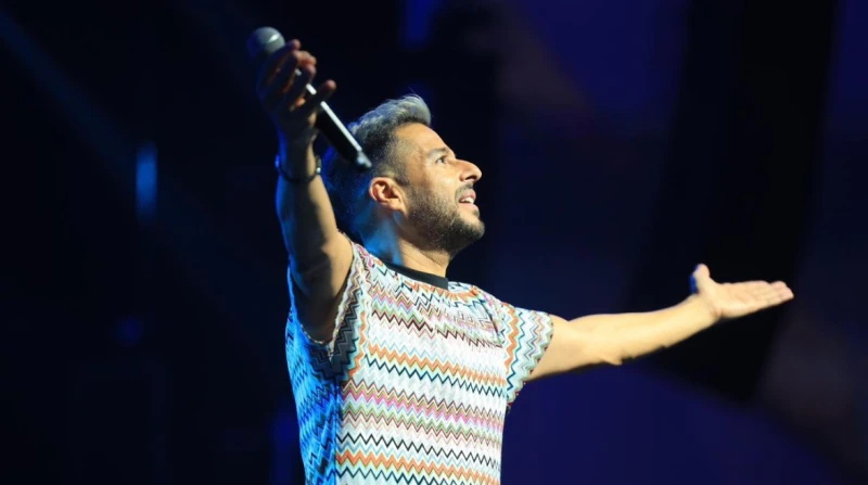 يجهز لأغنية سعودية.. حماقي: عايزين نبسط جمهور المملكة عبر الفنان محمد حماقي، عن سعادته البالغة، بنجاح حفله على خشبة مسرح أرينا في السعودية، وسط حضور غفير.وتحدث حماقي، خلال المؤتمر 