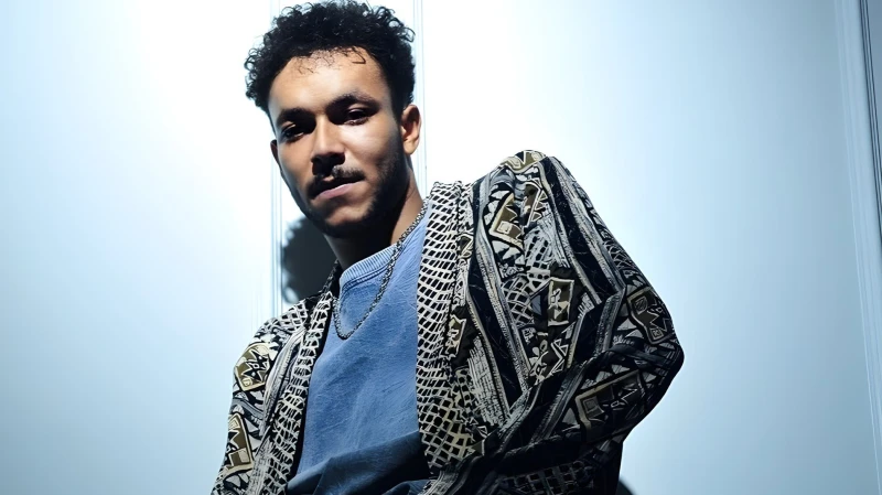 فن: تسريب مقطع من أغنية ويجز الجديدة.. والجمهور: ذكاء اصطناعي تفاجأ الجمهور، خلال الساعات الماضية، بتسريب مقطع من أغنية ويجز الجديدة، وذلك بعد أيام