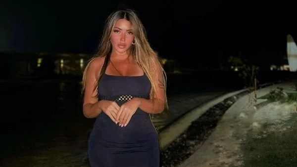 جرأة وأنوثة.. سارة سلامة تسحر العيون في أحدث إطلالاتهااعتادت الفنانة سارة سلامة على مواكبة أحدث صيحات الموضة واختيار ما يبرز جمالها ورشاقتها بشكل