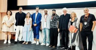 فن: فيلم عائشة لا تستطيع الطيران يفوز بجائزة الرسمية من مهرجان فينيسيا فاز فيلم المخرج المصري مراد مصطفى عائشة لا تستطيع الطيران بجائزة الرسمية من