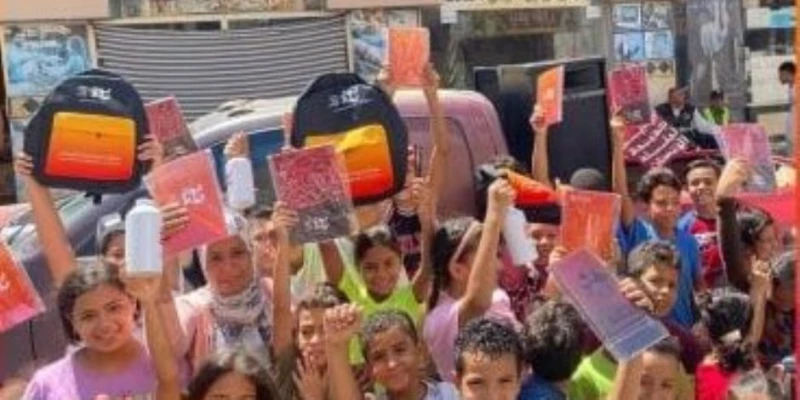 الخير يدق الأبواب. فريق بداية يجوب المحافظات لتوزيع مستلزمات المدارس على الطلاب (صور) ناس وخدمات بدأت المبادرة الرئاسية بداية جديدة لبناء الإنسان