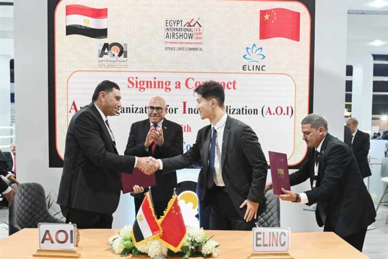 العربية للتصنيع و الصينية توقعان عقدا لتصنيع نظم دفاعية متطورة (تفاصيل) وقعت الشركة العربية البريطانية للصناعات الديناميكية التابعة للهيئة العربية