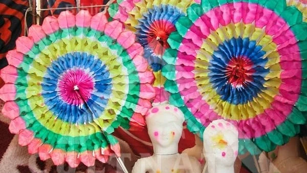 حلاوة زمان .. حكم الشرع في عروسة المولد النبوي وهل تعد من الأصناميحتفل المسلمون هذه الأيام بذكرى المولد النبوي الشريف، ومع قدوم هذه الذكرى من كل عام نجد بعض الآراء التي تزعم أن أكل