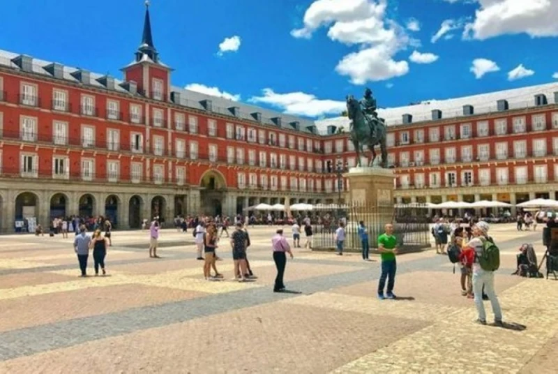 بالأرقام.. عدد السائحين في إسبانيا يسجل مستويات قياسية الحياة ارتفع عدد السائحين في إسبانيا هذا العام مقارنة بالعام الماضي، على الرغم من الاحتجاجات