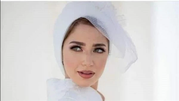 الواسع والضيق .. فساتين زفاف مريم سيف تشعل السوشيال ميديا تصدرت البلوجر مريم سيف تريند السوشيال ميديا وذلك بعد حفل زفافها أمس حيث ارتدت 2 فستان خلال