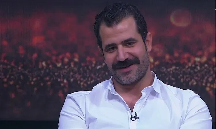 فن: محمود حافظ: زوجتي رافقتني تصوير فيلم الممر أوضح الفنان محمود حافظ اقرأ على الموقع الرسمي ختاما،نشير الى ان هذه هي تفاصيل محمود حافظ: زوجتي