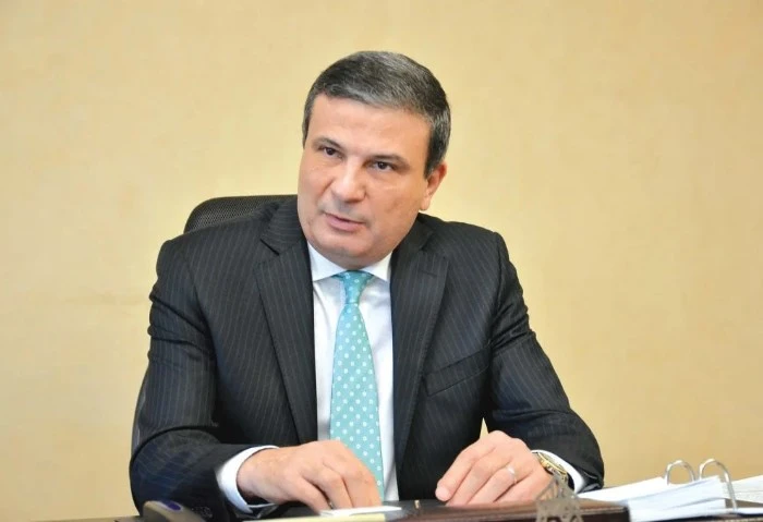 وزير الزراعة: القيادة السياسية حريصة على تحقيق الأمن الغذائي في مصر (فيديو) شدد دكتور علاء فاروق، وزير الزراعة واستصلاح الأراضي، على أن الفلاح المصري هو ملح الأرض ومنبع الخير من ال