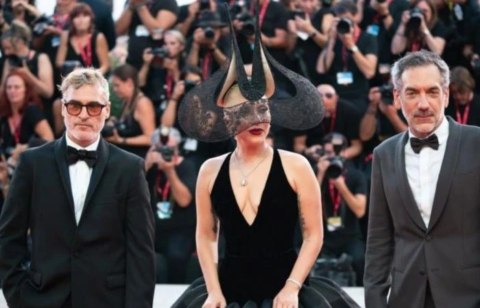 فريق الفيديوإعداد الفيديو : معتز الشافعيتصوير الفيديو: يوسف بوهوشإعداد: مي عليبعد خمس سنوات من عرض الجزء الأول من فيلم الجوكر، يعود الجزء الثاني منه الجوكر 2 جنون مزدوج أو : من بطو