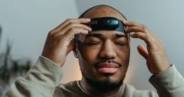 عادات يومية شائعة تضر بصحة الدماغ وتؤثر على الذاكرة والتركيز صحة وطب غالبا ما نتجاهل صحتنا ولا نفكر فيها على المدى الطويل، ونميل إلى عدم توخي الحذر