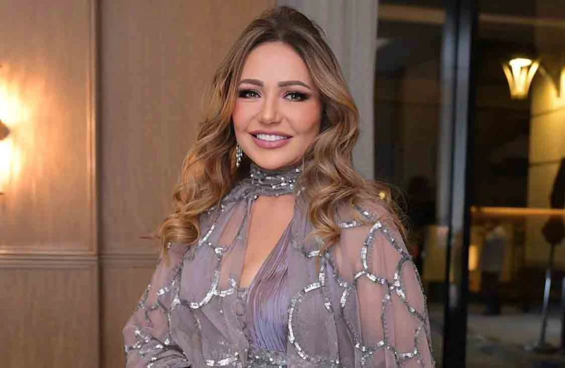 ليلى علوي تعود الى موقع تصوير فيلم المستريحة بعد توقف اقرأ التفاصيل استأنف فريق عمل فيلم المستريحة تصوير مشاهده مرة أخرى بعد فترة توقف، وذلك في أحد فنادق مدينة ٦ أكتوبر، بحضور عدد