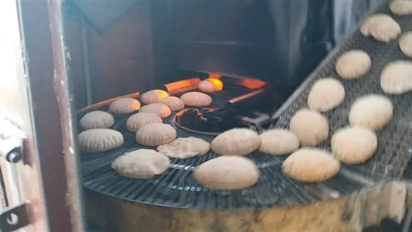 غرفة الفيوم التجارية: البريد توافق على تخصيص شباك لأصحاب المخابز لسداد المخالفات أكد مجدي طه جاب الله، رئيس غرفة الفيوم التجارية أن الغرفة ناقشت مع قيادات مديرية التموين والتجارة ا