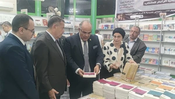 ضمن مبادرة بداية جديدة.. هيئة الكتاب تفتتح معرضا بنادي قضاة المنياافتتحت الهيئة المصرية العامة للكتاب، برئاسة الدكتور أحمد بهي الدين، وتحت رعاية
