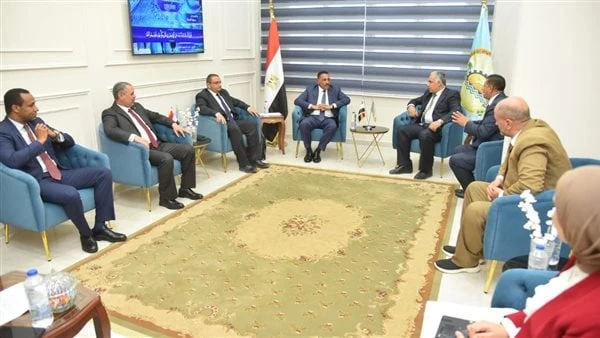 استلام مبنى السياحة والفنادق بمطروح لاستخدامه للتدريس لطالبات كلية البنات الأزهريةاستقبل اللواء خالد شعيب محافظ مطروح ، وفد لجنة جامعة الأزهر الشريف