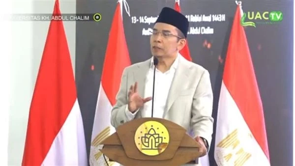 الرئيس الإندونيسي يشيد بجهود شيخ الأزهر في نشر وتعزيز قيم الحوار والتسامحافتتح وفد المنظمة العالمية لخريجي الأزهر بإندونيسيا، برئاسة الدكتور عباس شومان، رئيس المنظمة، أمين عام هيئة