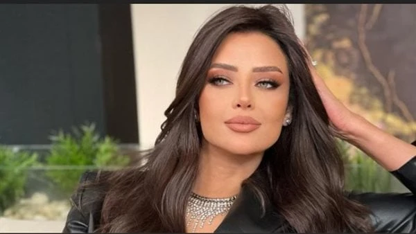 رضوى الشربيني تعلن توقف برنامجها هى وبس .. اعرف السبب ودعت الإعلامية رضوى الشربيني جمهور برنامجها هى وبس بمنشور على السوشيال ميديا.وأعلنت الإعلامية رضوى الشربيني توقف برنامجها على 