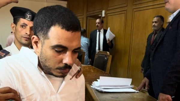 بعد إحالته للمفتي.. الحكم على سفاح التجمع لاتهامه بقتل 3 سيدات تصدر محكمة جنايات القاهرة المنعقدة بالتجمع الخامس، بعد قليل، حكمها علي كريم.م.س